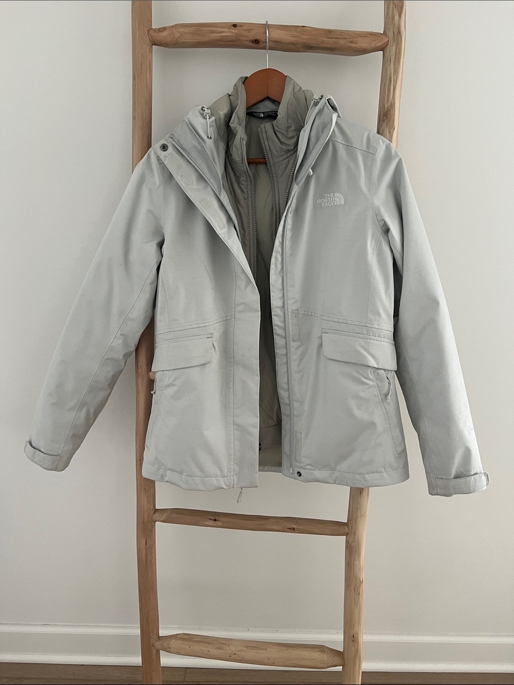 The North Face Kids Light Gray Hooded Puffer Jacket